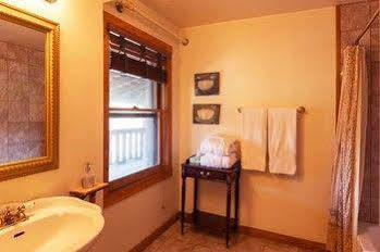 Knickerbocker Mansion Country Inn Биг Беър Лейк Екстериор снимка